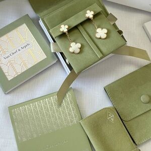 Magic Alhambra two-motif earrings